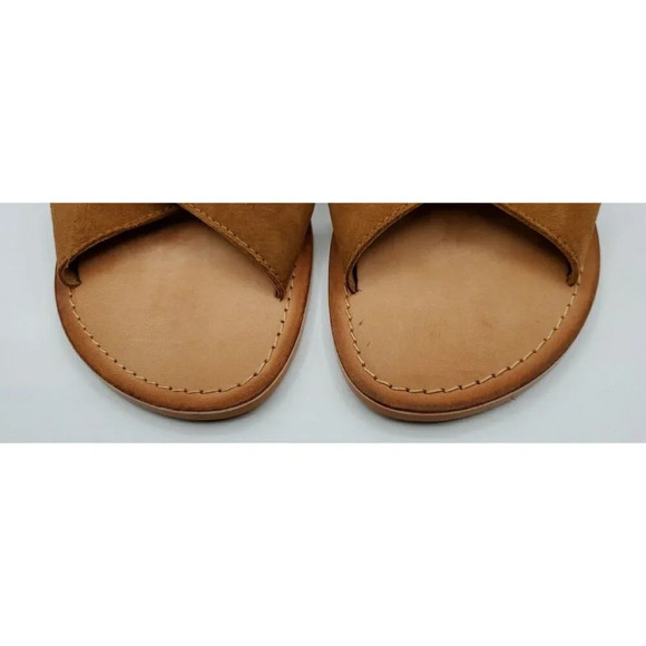 Ariat Women's Unbridled Ava Flat Sandal, Soft Cognac Suede Leather, Size 9 US - Picture 3 of 13